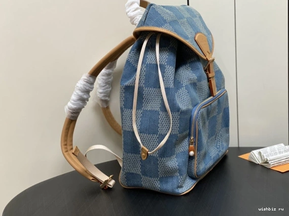 WIS Backpack LOUIS VUITTON Montsouris 0919